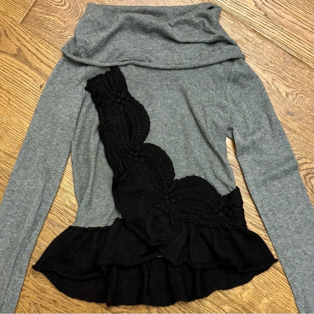 Moth crochet embellished sweater - Picture 3 of 8